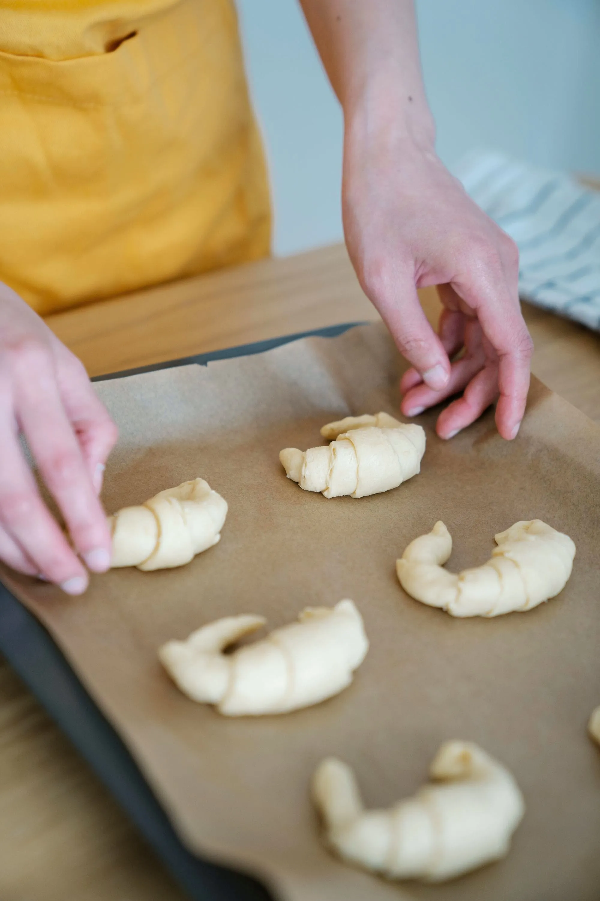 Croissantele se rulează de mână